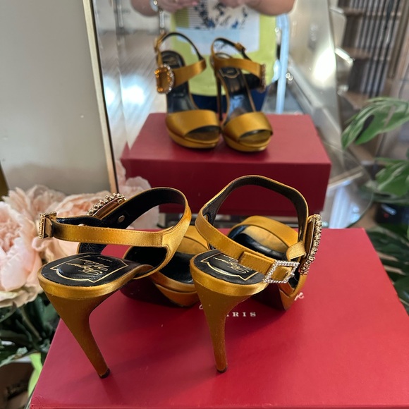 Roger Vivier Mustard Satin Embellished Platform Heels Size 37 - Picture 2 of 3
